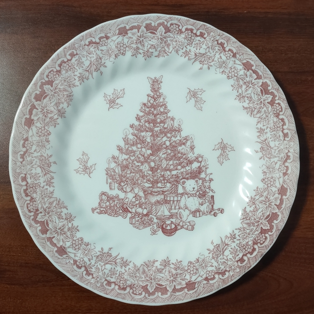 Queens Seasons Greetings Pink Transferware Dinner Plate Scalloped Christmas